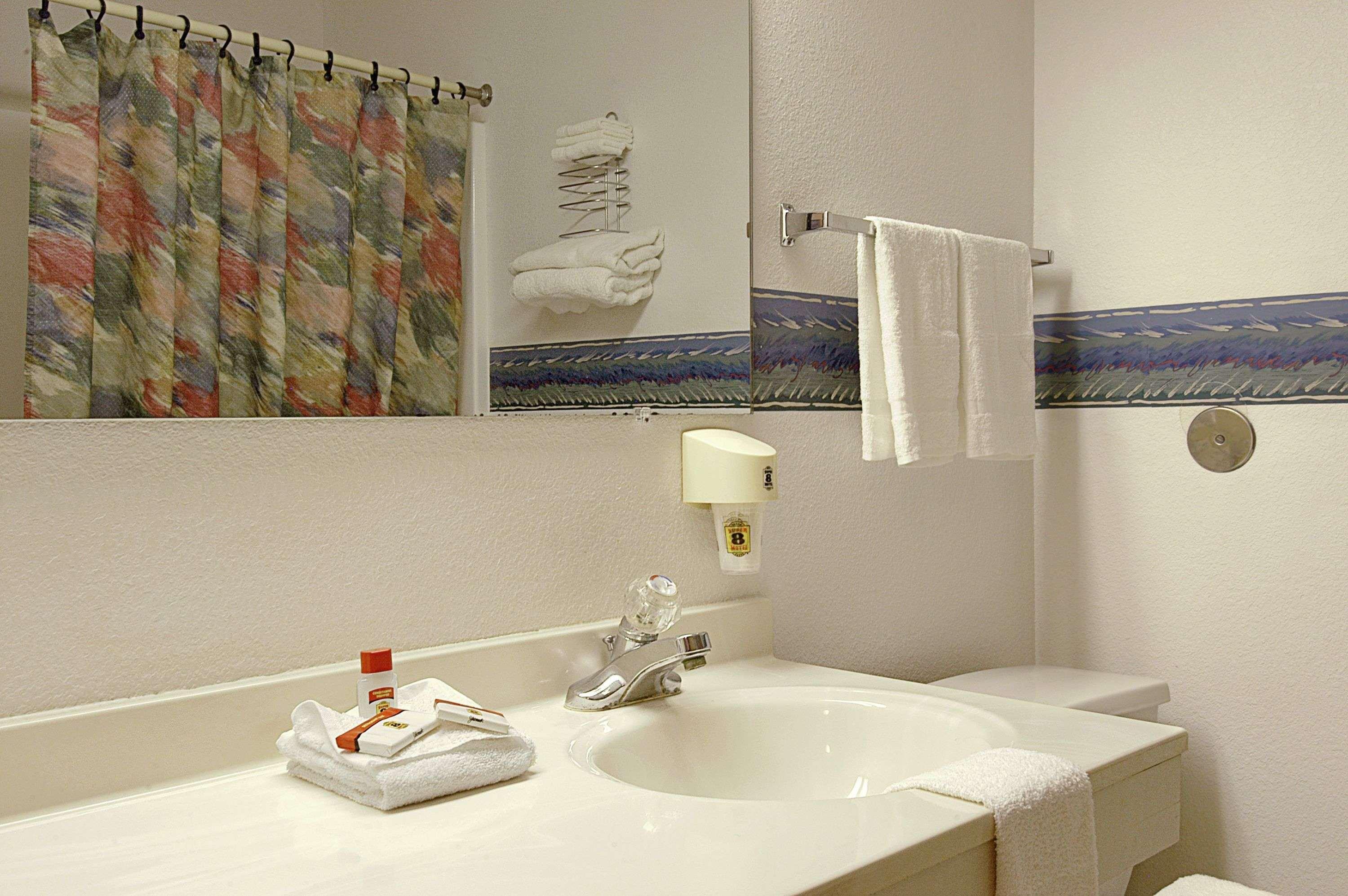 Super 8 By Wyndham Omaha/West Dodge Motel Екстериор снимка
