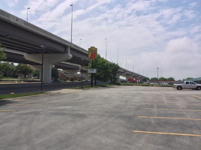 Super 8 By Wyndham Omaha/West Dodge Motel Екстериор снимка