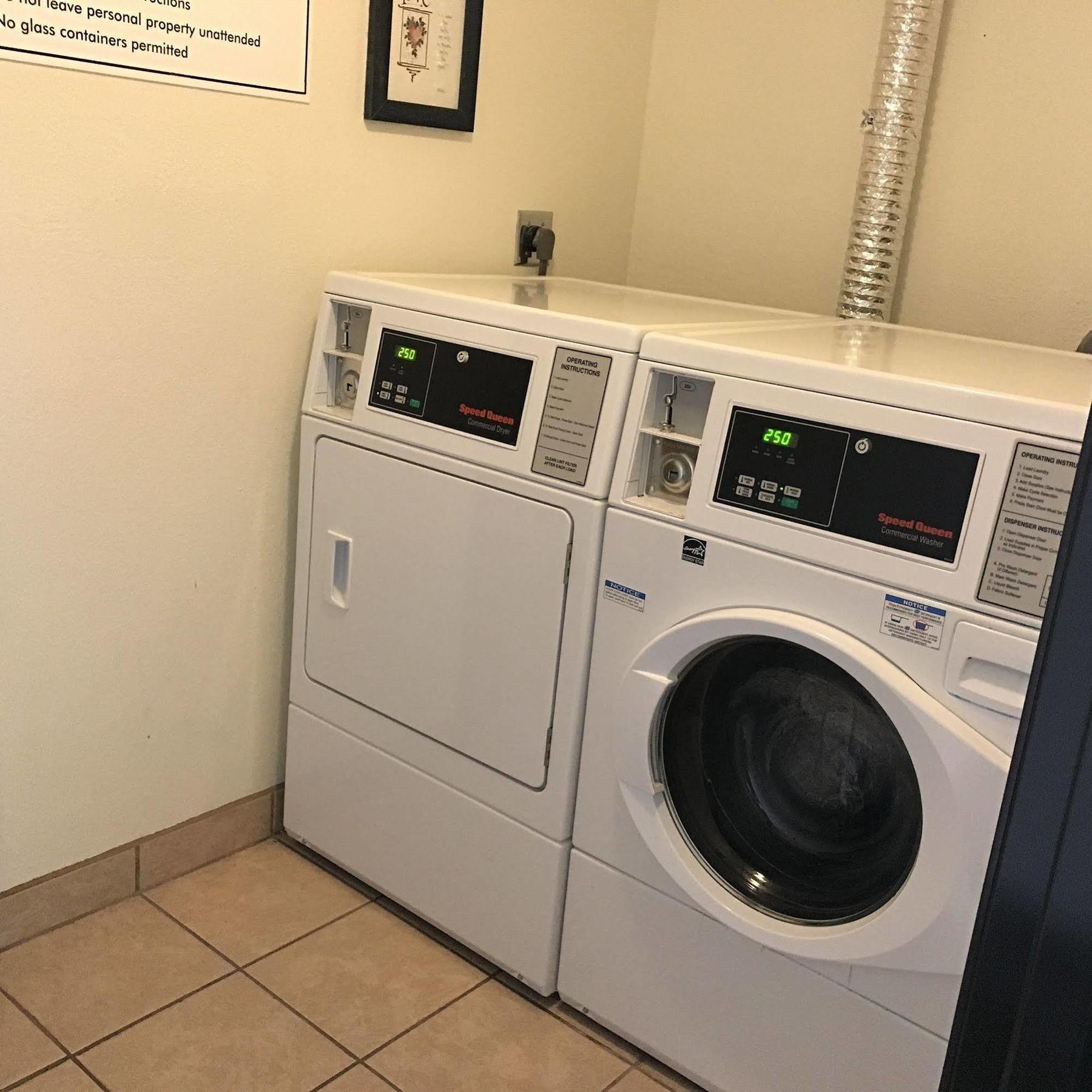 Super 8 By Wyndham Omaha/West Dodge Motel Екстериор снимка