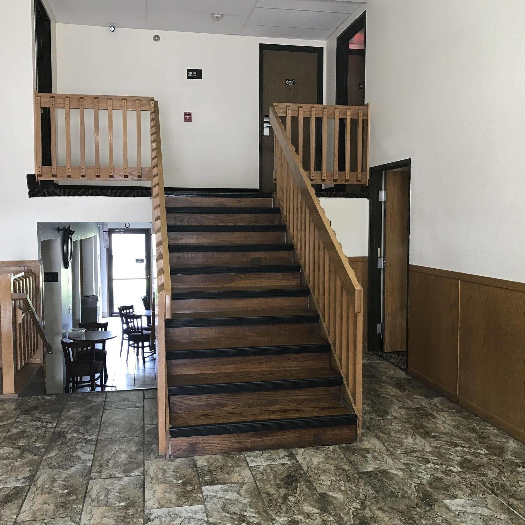 Super 8 By Wyndham Omaha/West Dodge Motel Екстериор снимка